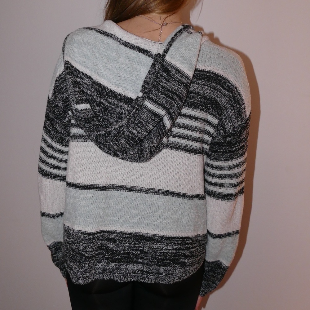 pullover - Picture 2 of 4